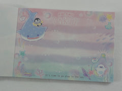 Cute Kawaii Q-Lia Arctic Winter Party Penguin Mini Notepad / Memo Pad - Stationery Design Writing Collection